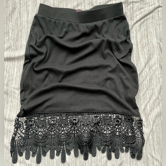 Material Girl Dresses & Skirts - MATERIAL GIRL Black Ribbed Skirt